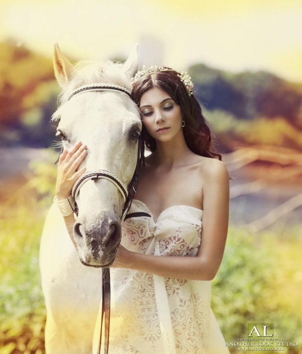 Девушка на лошади