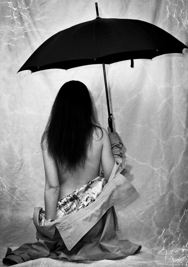 Девушка с зонтом