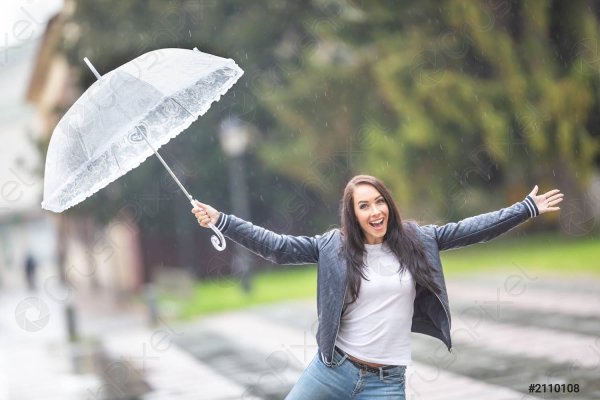 Девушка с зонтом