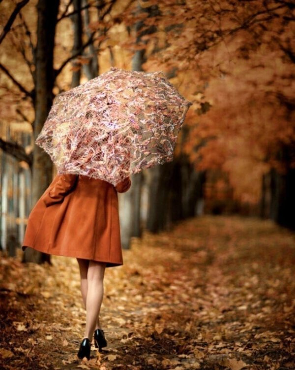 Девушка с зонтом