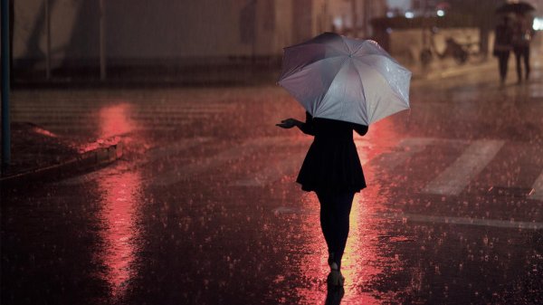 Девушка с зонтом