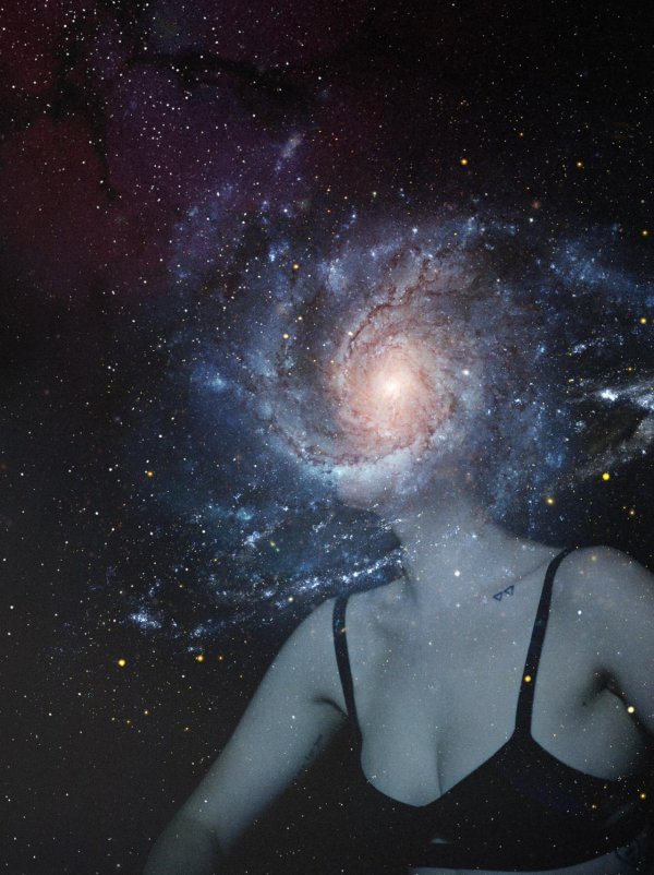 Космические с девушками