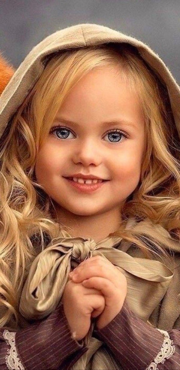 Девушка для детей