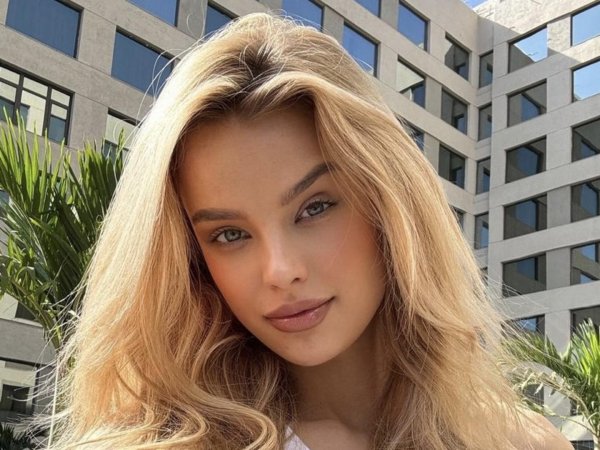 Девушка кристина