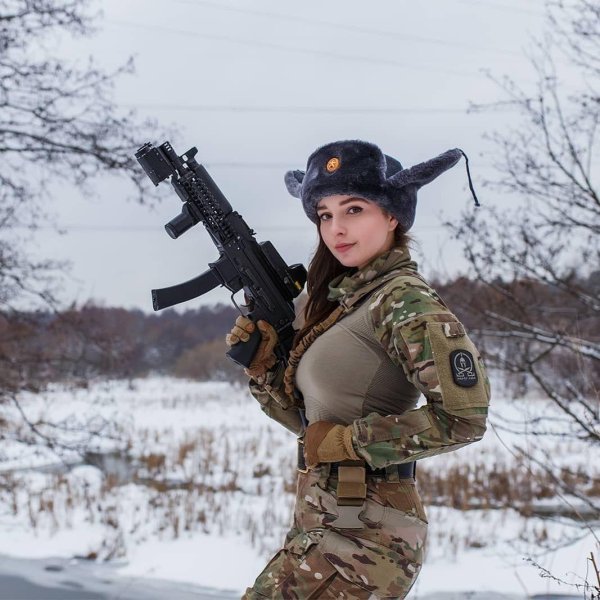 Военный и девушка