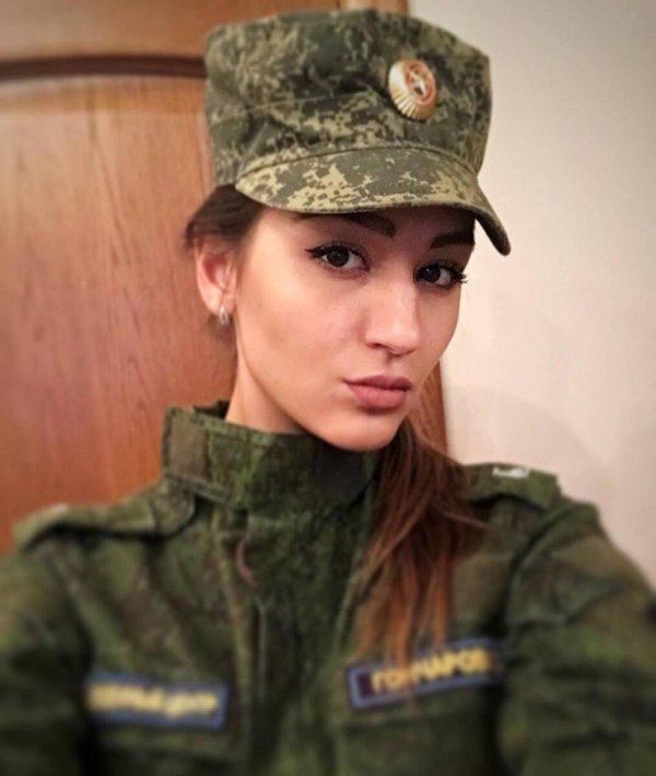 Военный и девушка