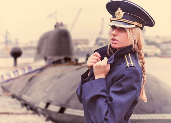 Военный и девушка