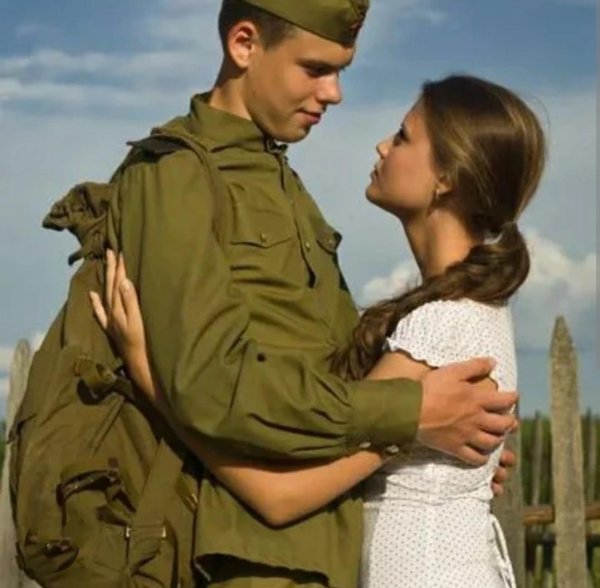 Военный и девушка