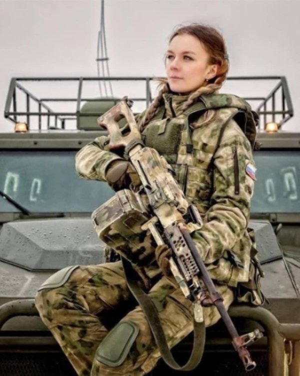 Военный и девушка