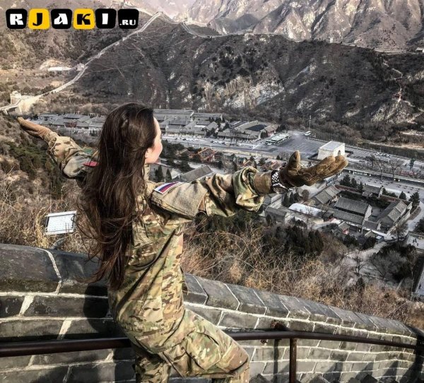 Военный и девушка