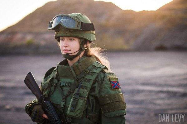 Военный и девушка