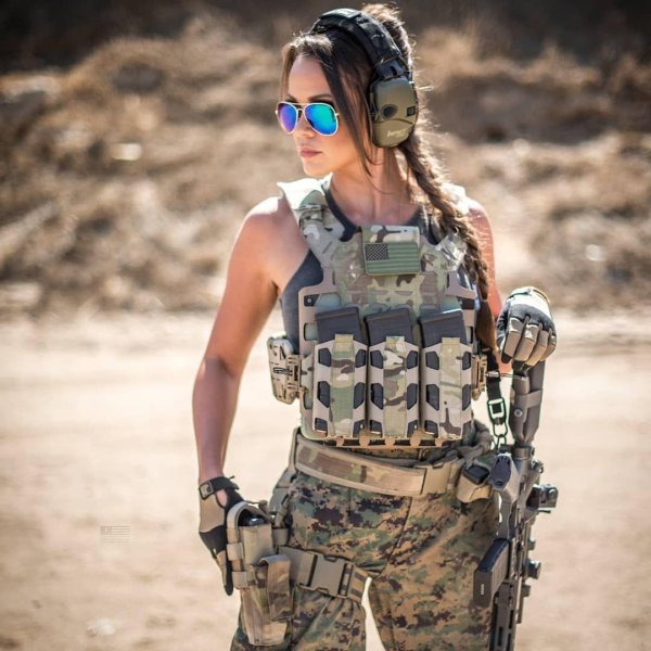 Военный и девушка