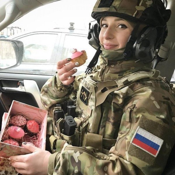 Военный и девушка