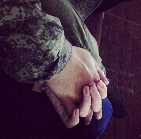 Военный и девушка