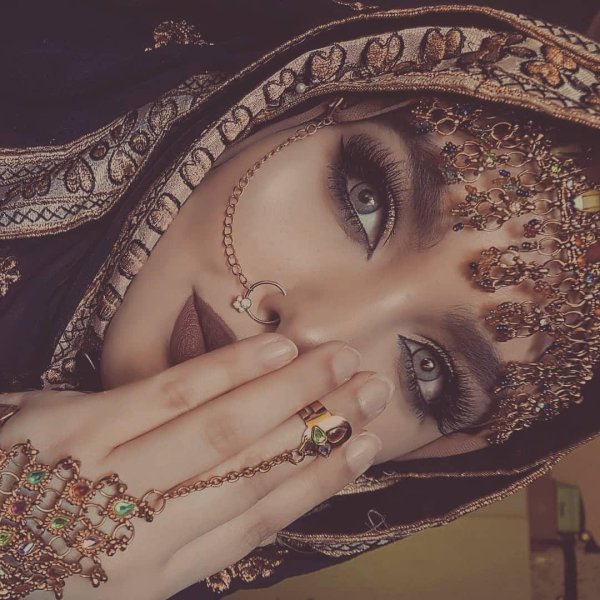 С арабскими девушками