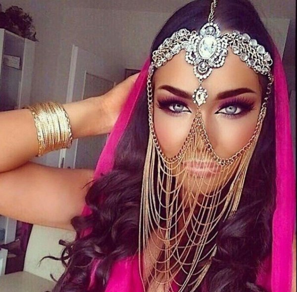 С арабскими девушками