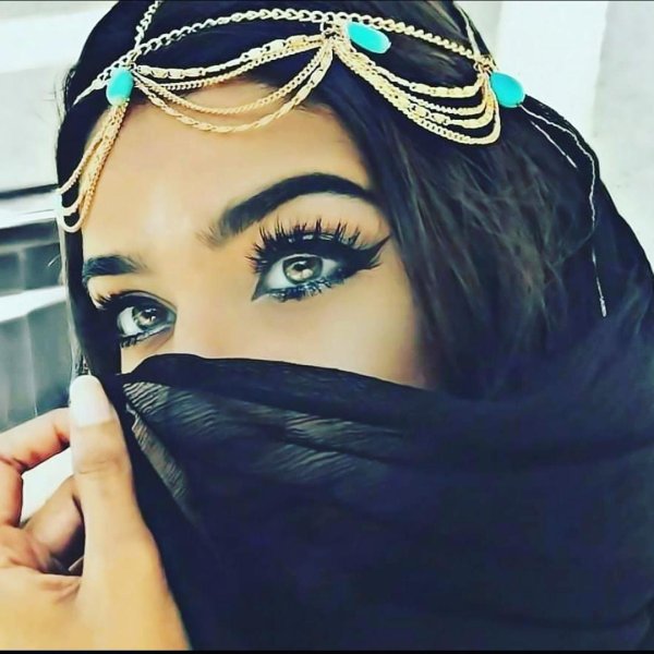 С арабскими девушками