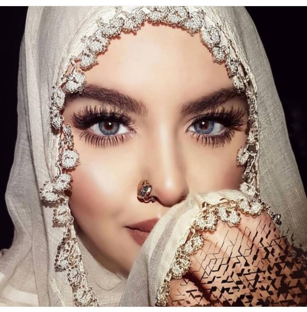 С арабскими девушками