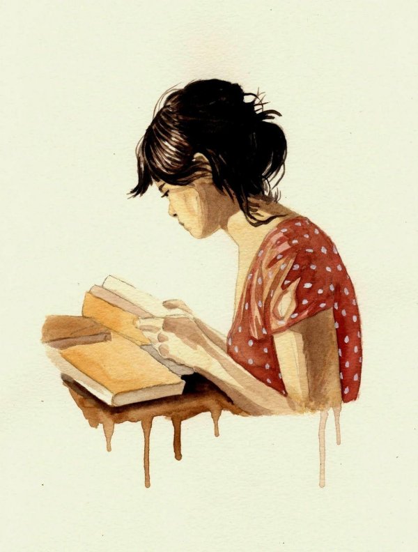 Девушка читает книгу