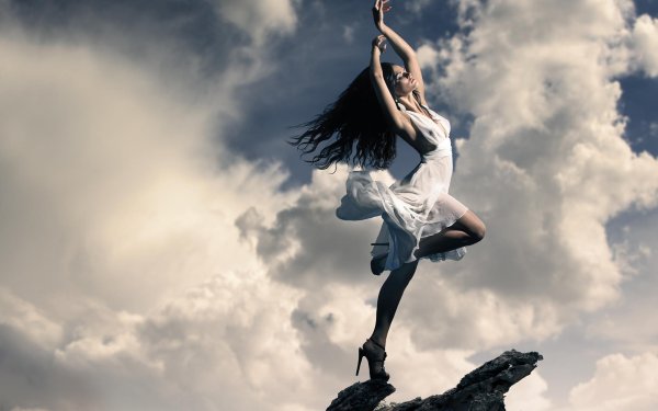 Небо и девушка