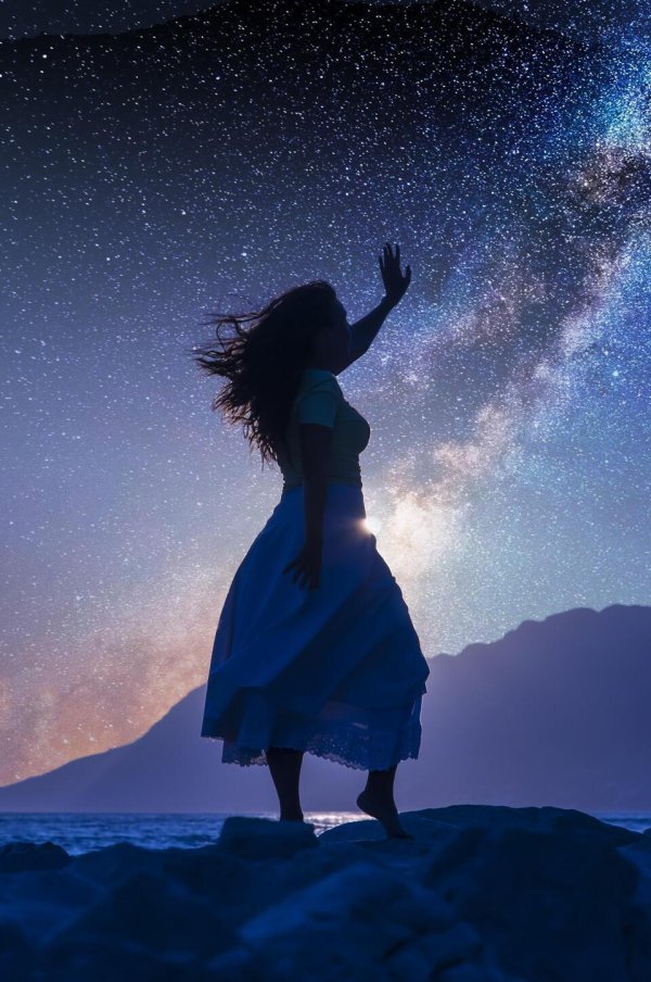 Небо и девушка