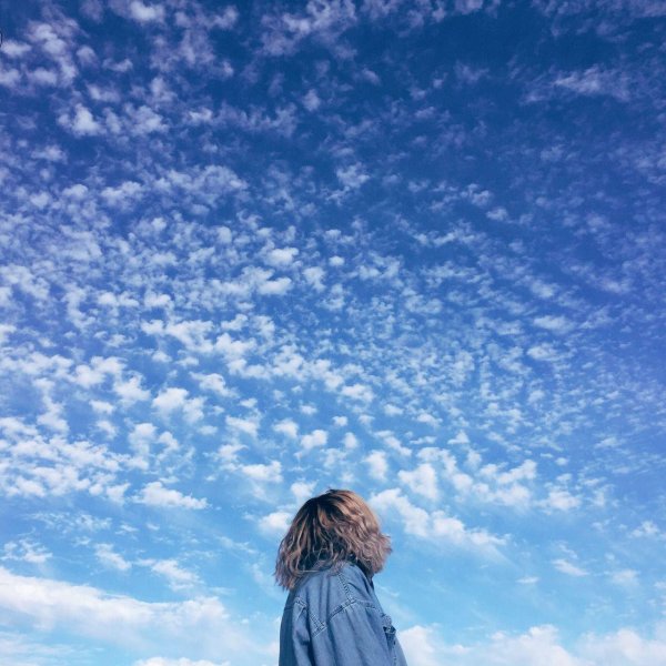 Небо и девушка