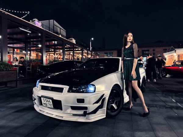 С девушками на обои