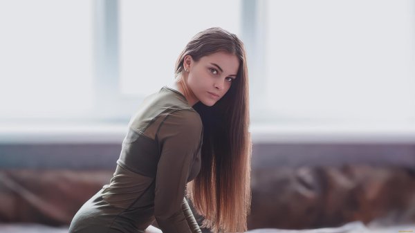 С девушками на обои