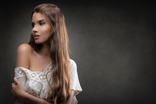 С девушками на обои