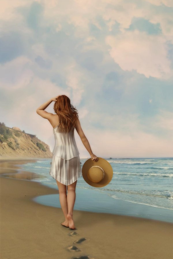 Девушка и море нарисованные