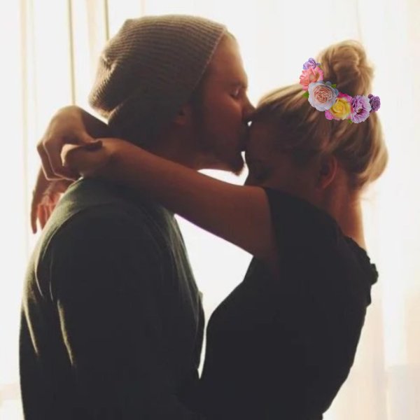 Девушка с парнем обнимаются