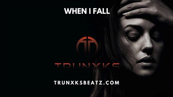 Девушка на черном фоне