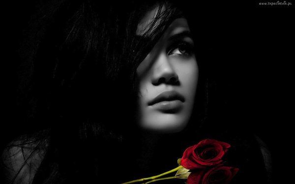 Девушка на черном фоне