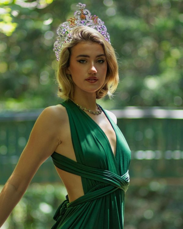 Лена самая девушка на земле