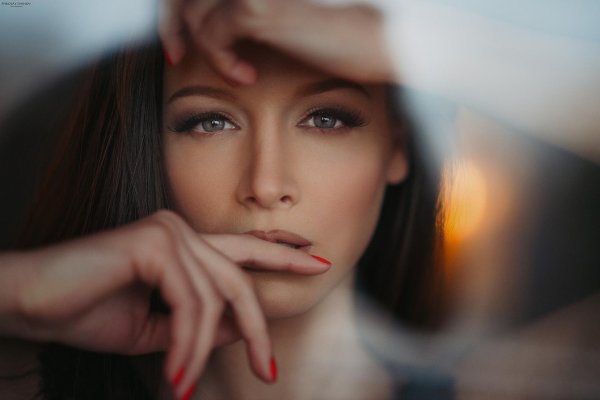 Девушка есть