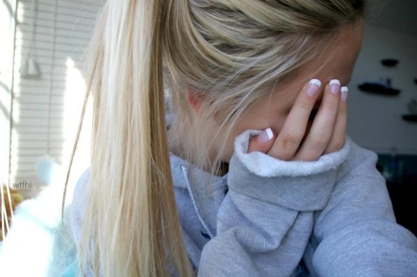 Светловолосая девушка