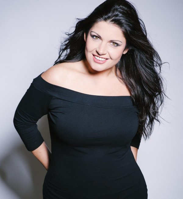 Полная девушка