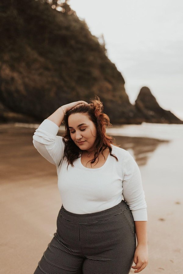 Полная девушка