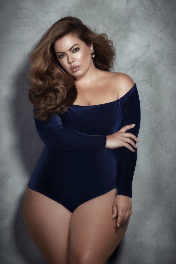 Полная девушка