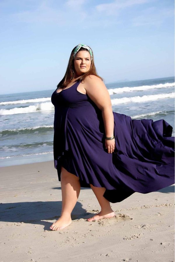 Полная девушка