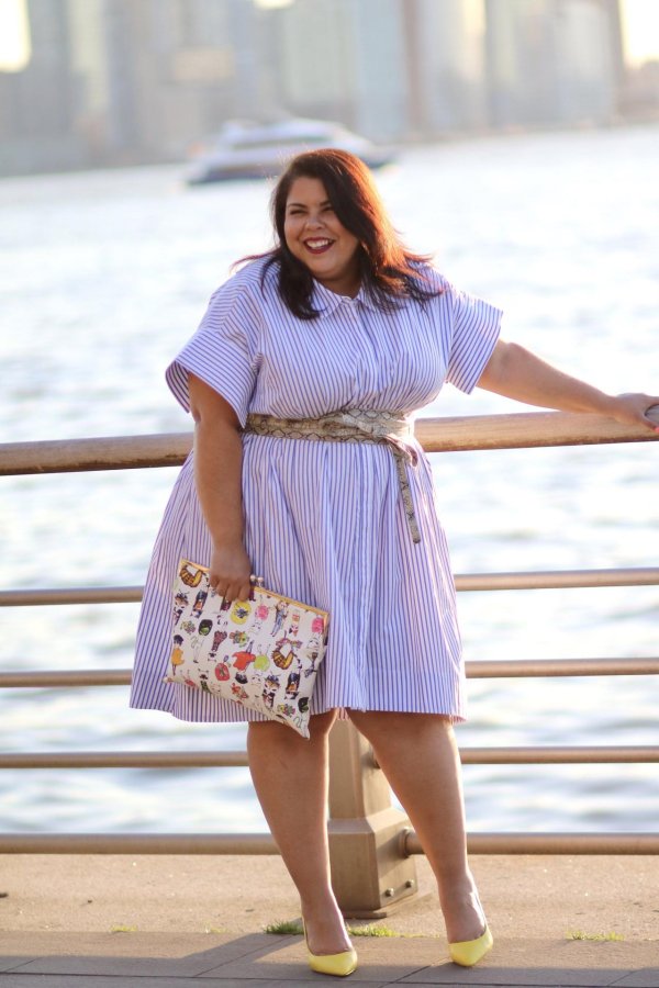 Полная девушка