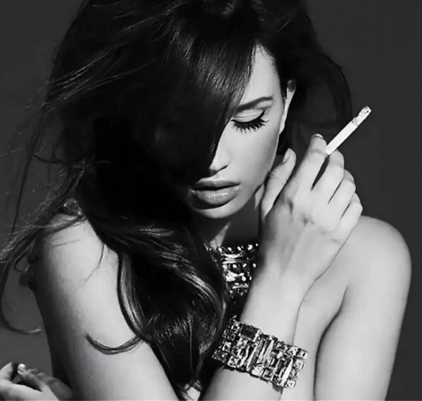 Девушка дерзкая