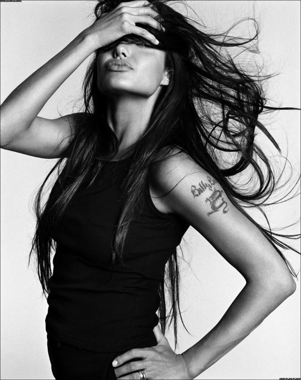 Девушка дерзкая