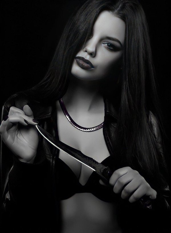 Девушка дерзкая