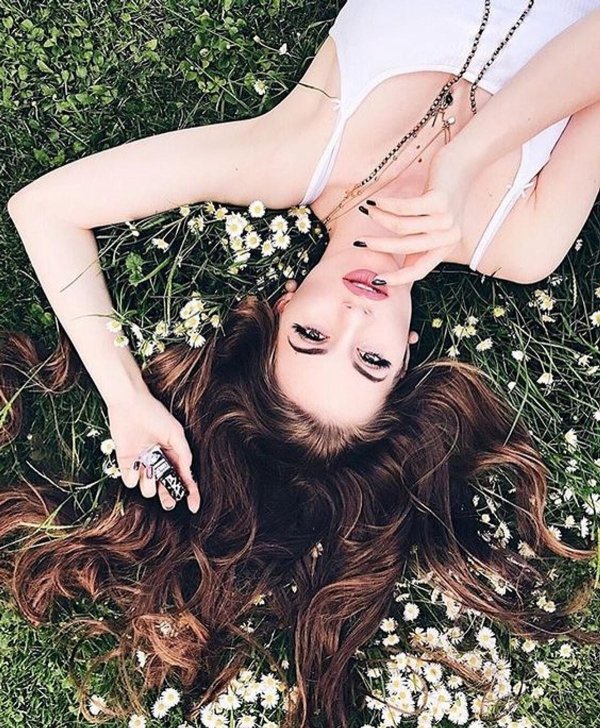 Веселая девушка