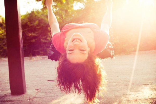 Веселая девушка