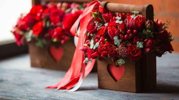 красные букеты