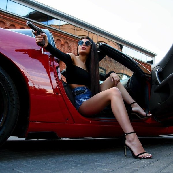 Машины с девушками