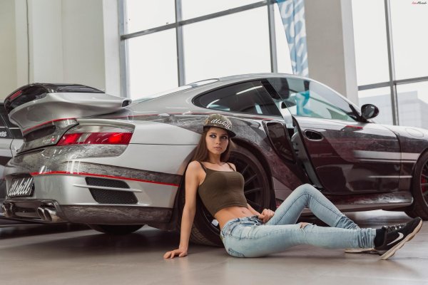 Машины с девушками