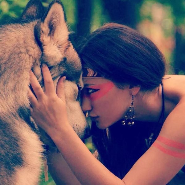 Девушка с животными